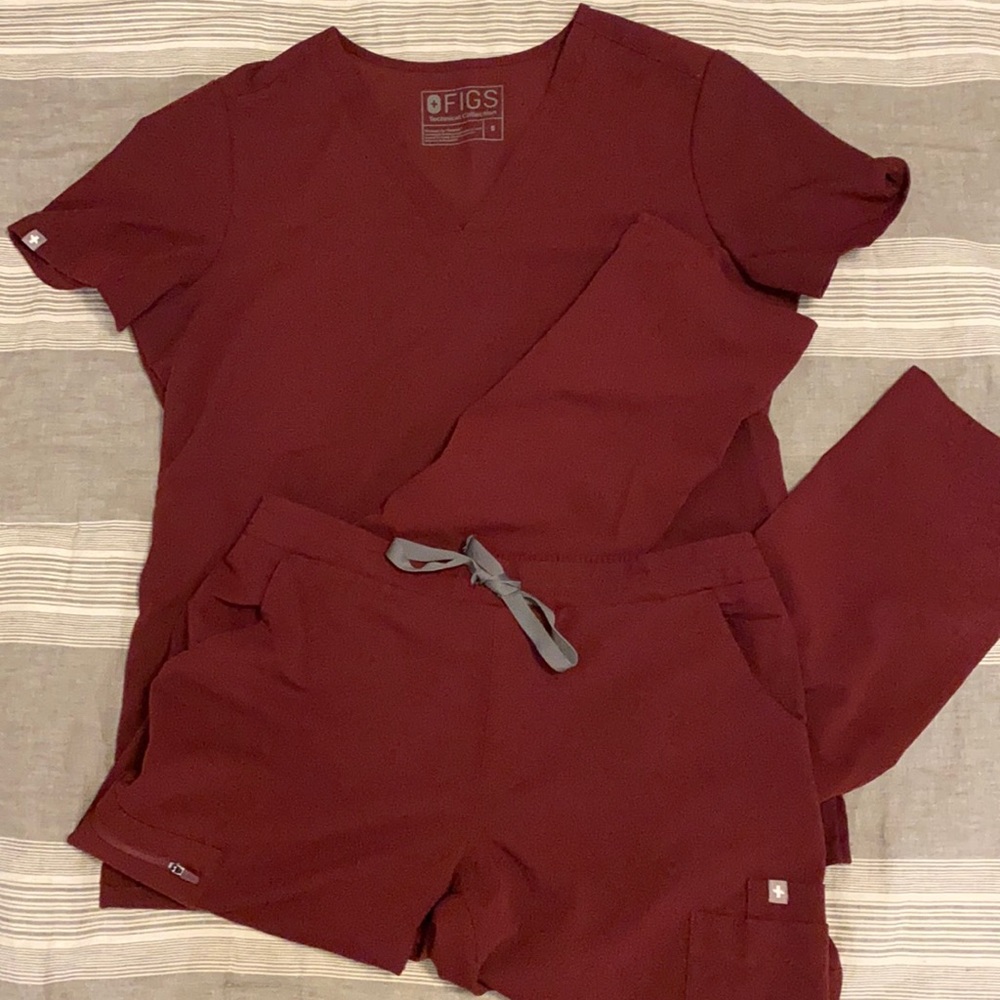 🌺Figs Burgundy Set✨
